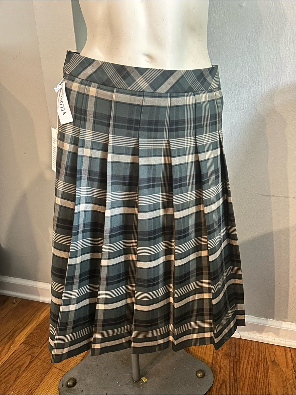 Aritzia Pleated Plaid Midi Skirt in Green and Cream -